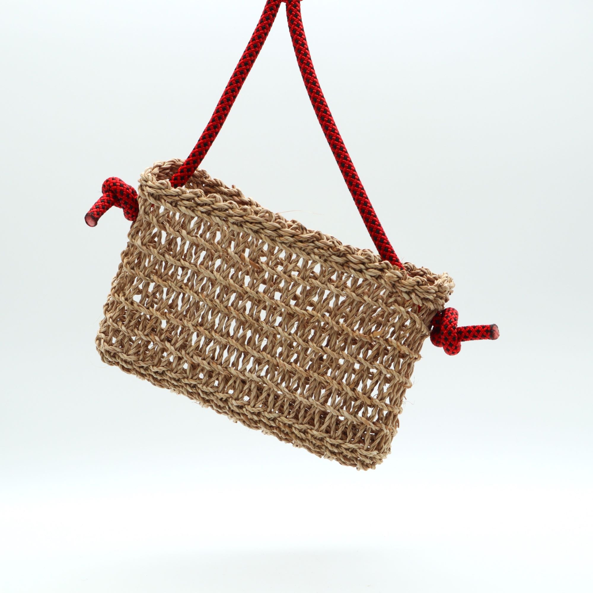 沖縄の手仕事・草木編み sonda studioの月桃のポシェット 赤ストラップ