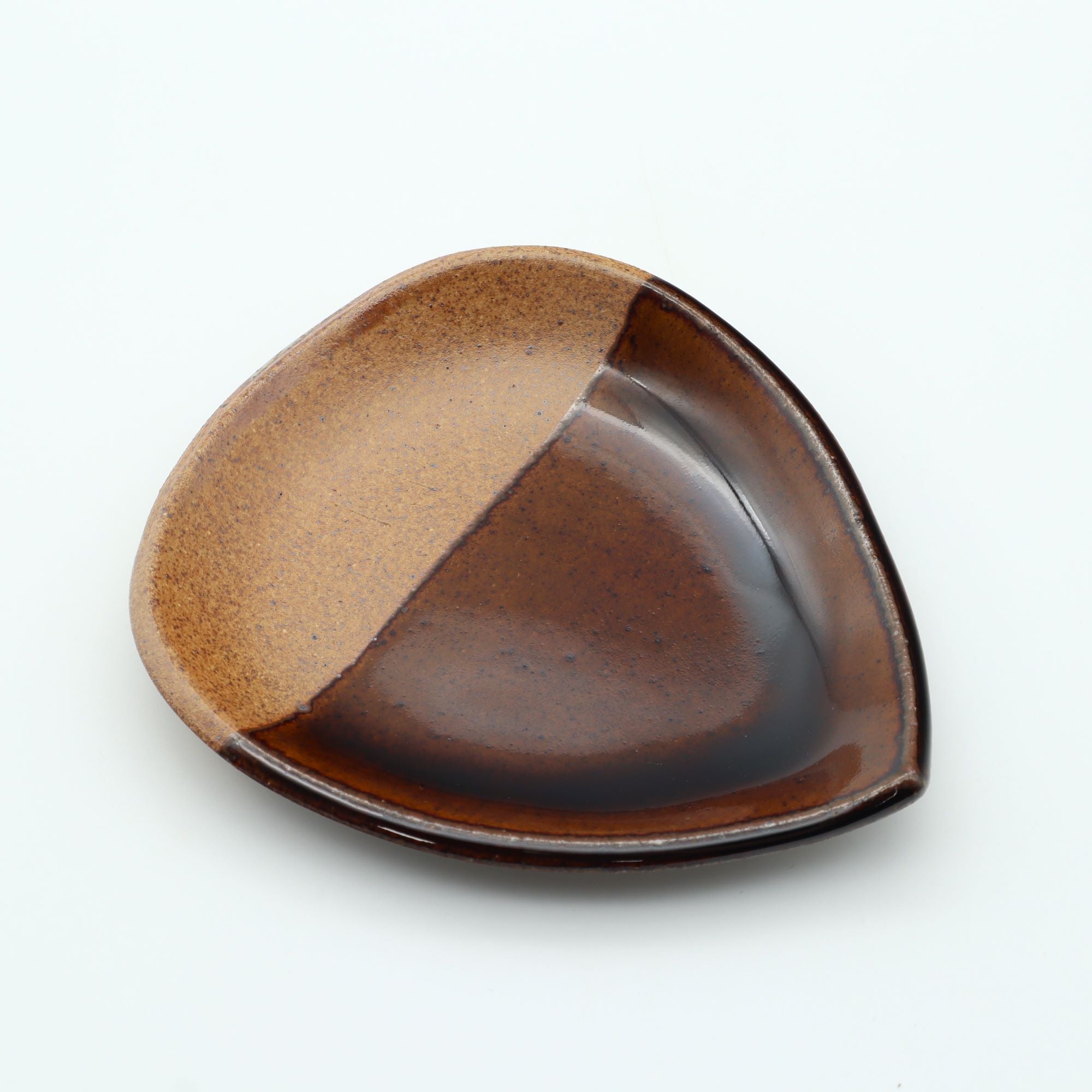山形・平清水焼 七右エ門窯 栗小皿 こげ茶 数量限定 – canosa