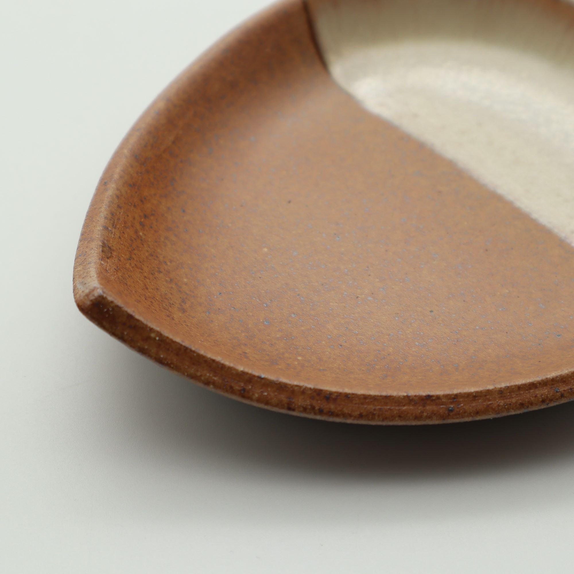 山形・平清水焼 七右エ門窯 栗小皿 黄 数量限定 – canosa