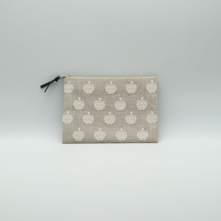 りんごポーチ　B　生成り