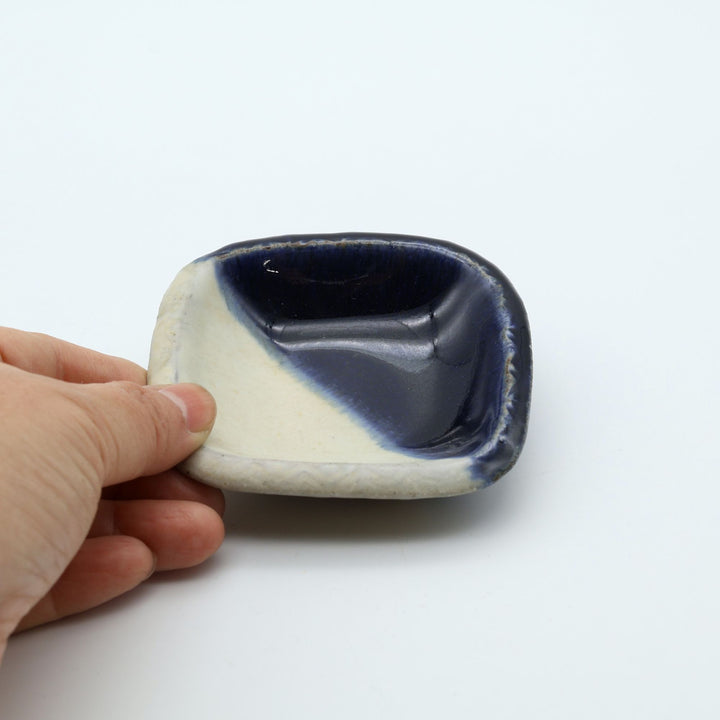 掛け分け豆皿　紺ｘ白