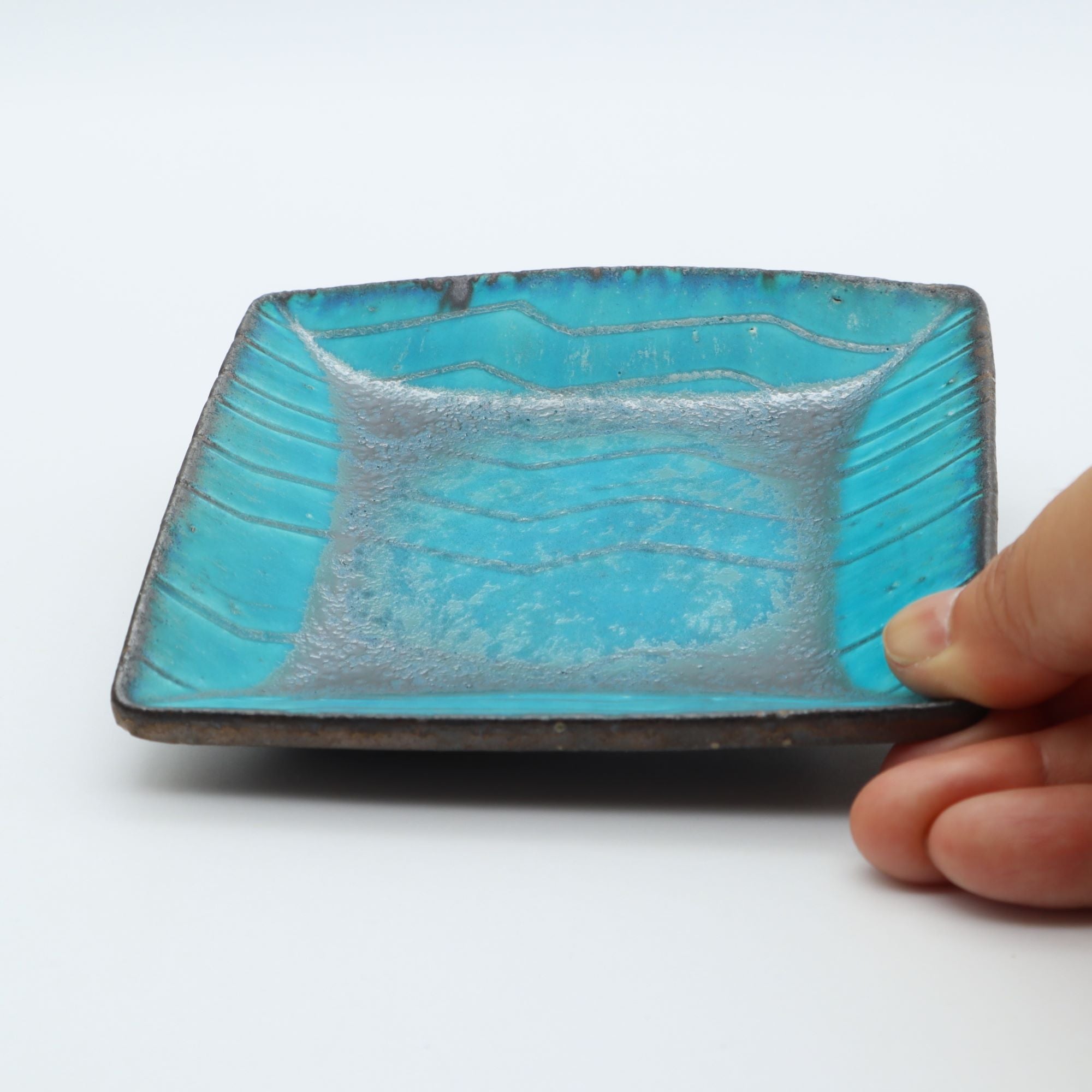 北海道 沼田佳奈子 独自の青釉の角小皿 M25 – canosa