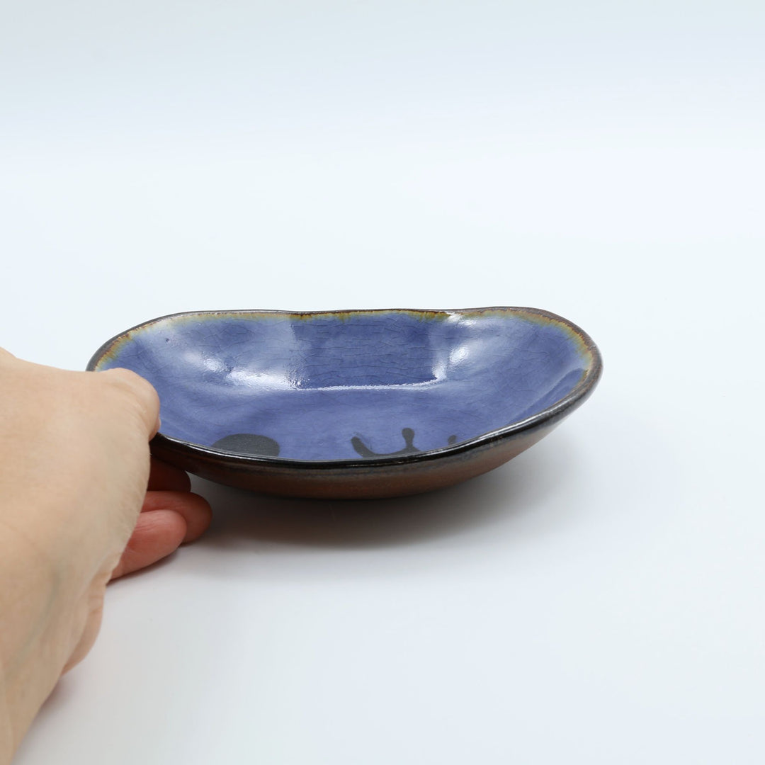 生楽陶苑のスリップウェア　スプーンフォーク小判皿 青