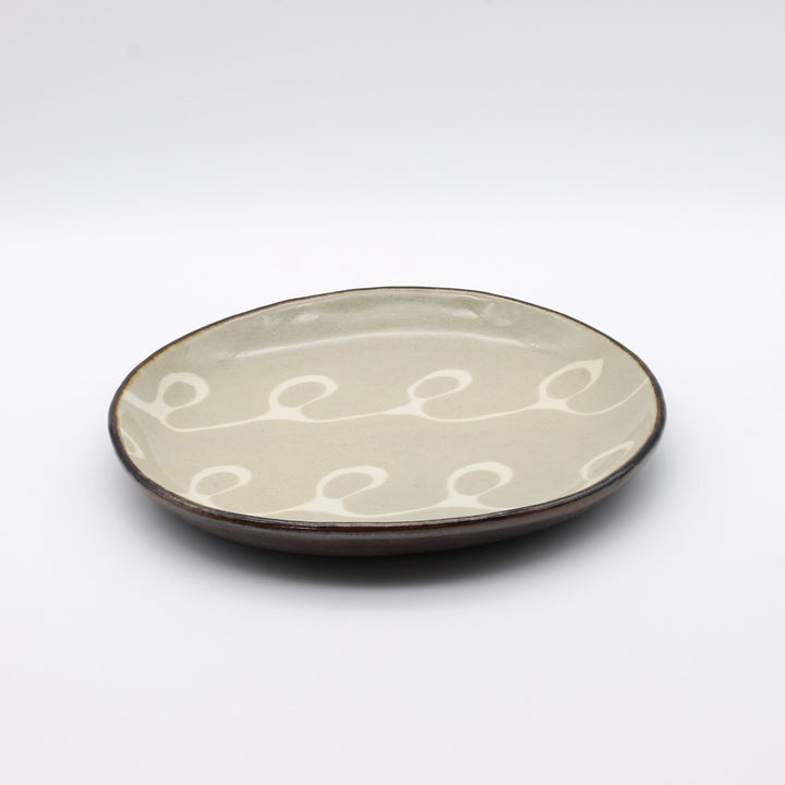 7寸平皿　ベージュくるくる模様　B