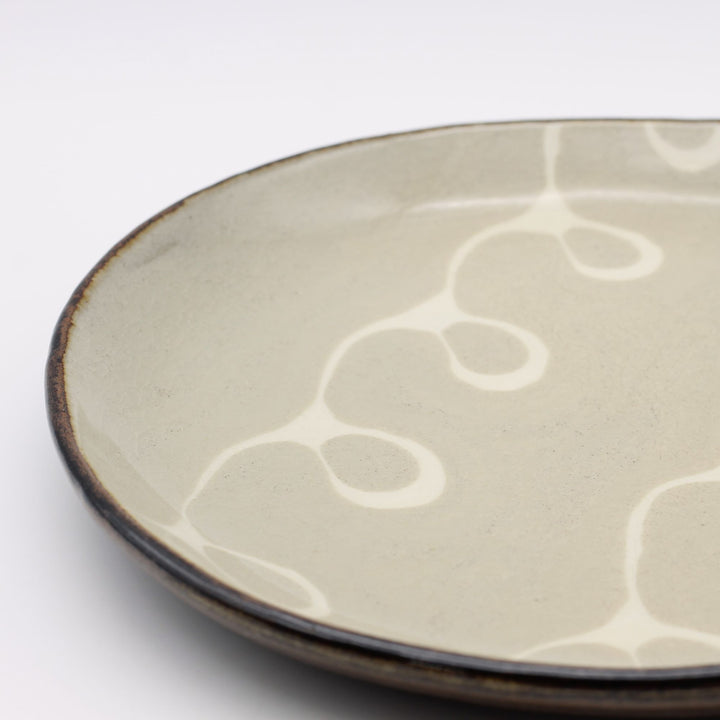 7寸平皿　ベージュくるくる模様　B