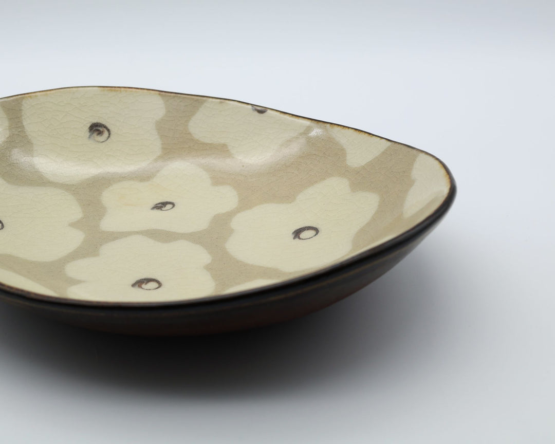 生楽陶苑のスリップウェア　カレー皿　白丸花