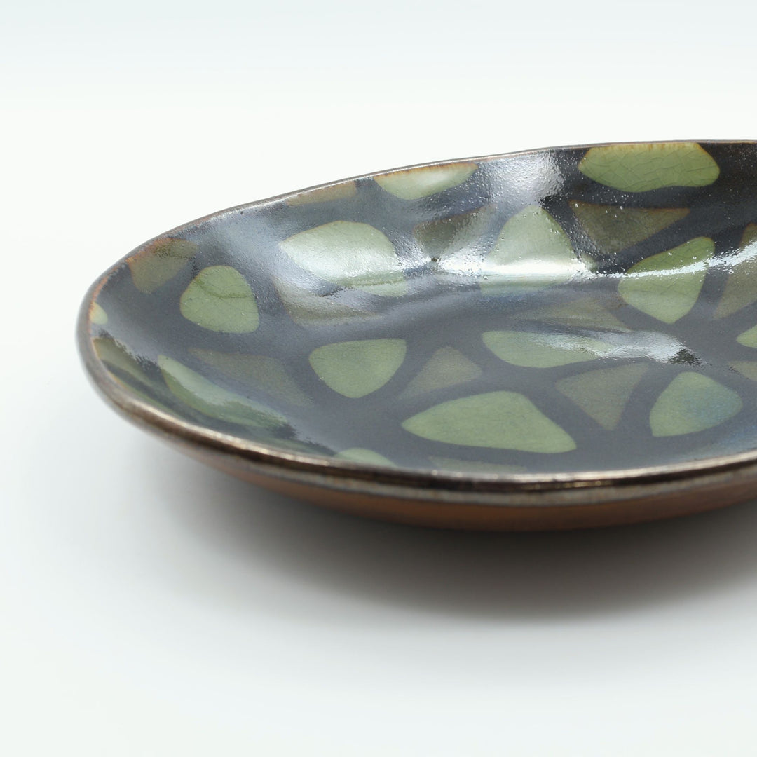 生楽陶苑のスリップウェア　カレー皿　緑モザイク柄