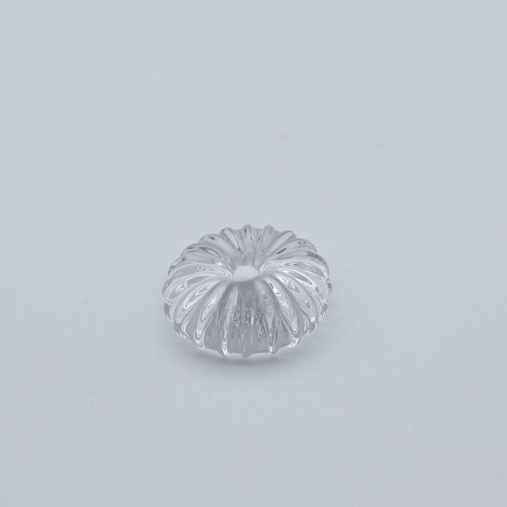 glass apartment 21g ichico作「おき花」。放射状のモール模様と中央の無垢の一滴が美しい琉球ガラス製オブジェ・箸置き（canosa取扱）