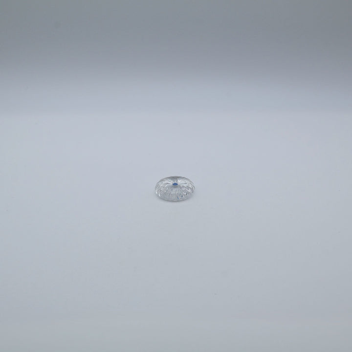 glass apartment 21g ichico作「おき花」。放射状のモール模様と中央の青い一滴が美しいガラス製オブジェ・箸置き（canosa取扱）