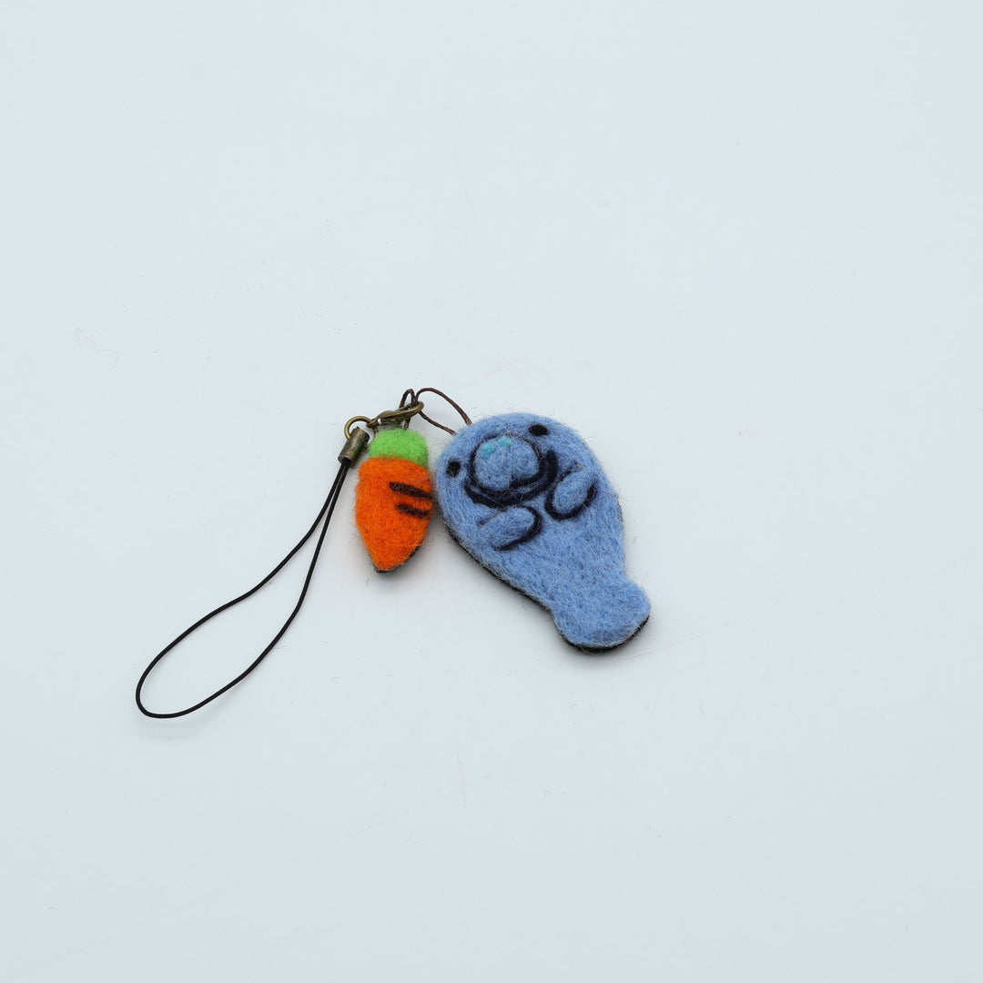 羊毛ストラップ　マナティ