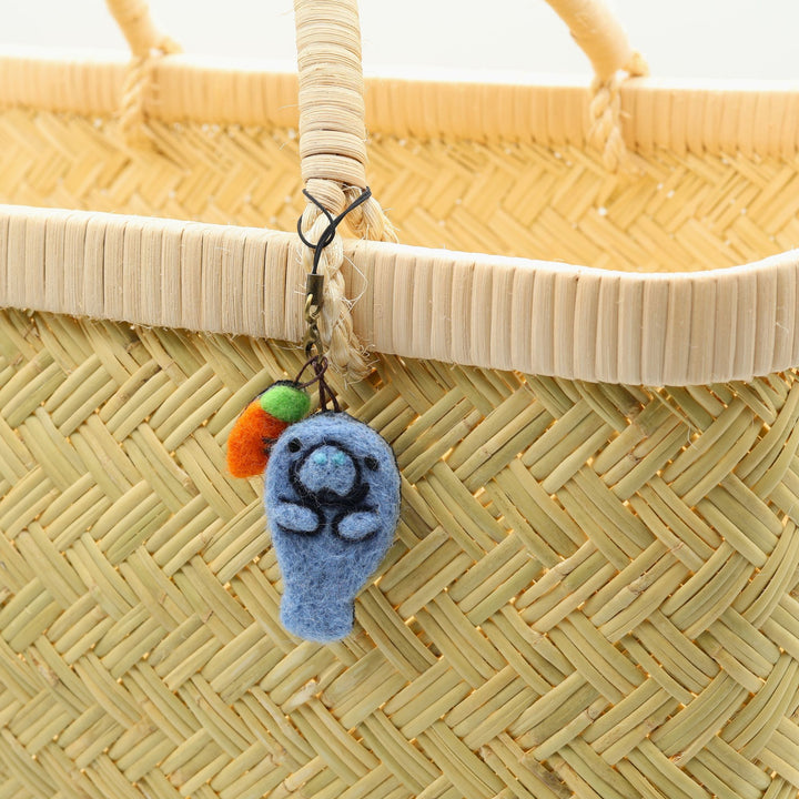 羊毛ストラップ　マナティ