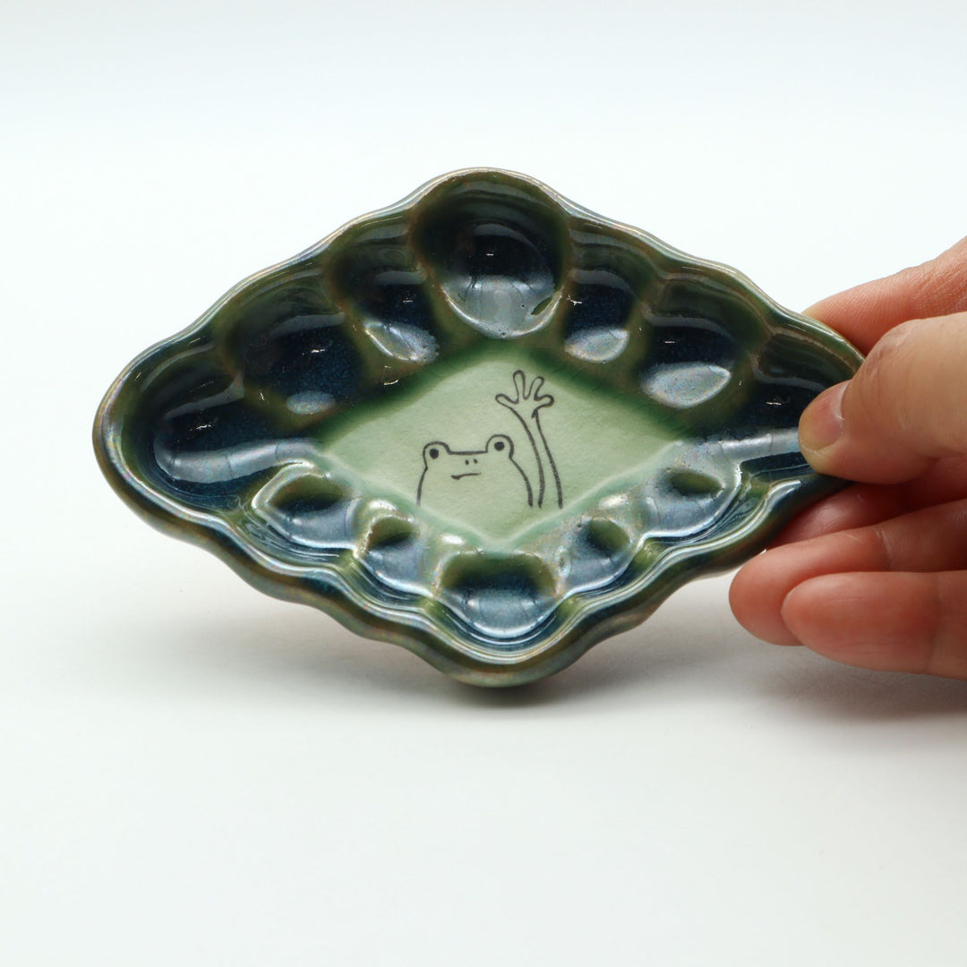 カエル菱皿