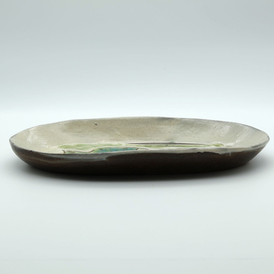 工房エクレシアのオーバル皿　魚