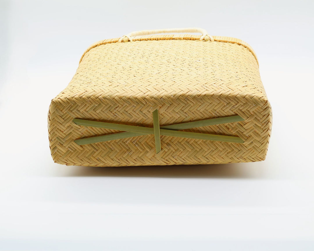 岩手県二戸郡一戸町  鳥越スズ竹かごバッグ