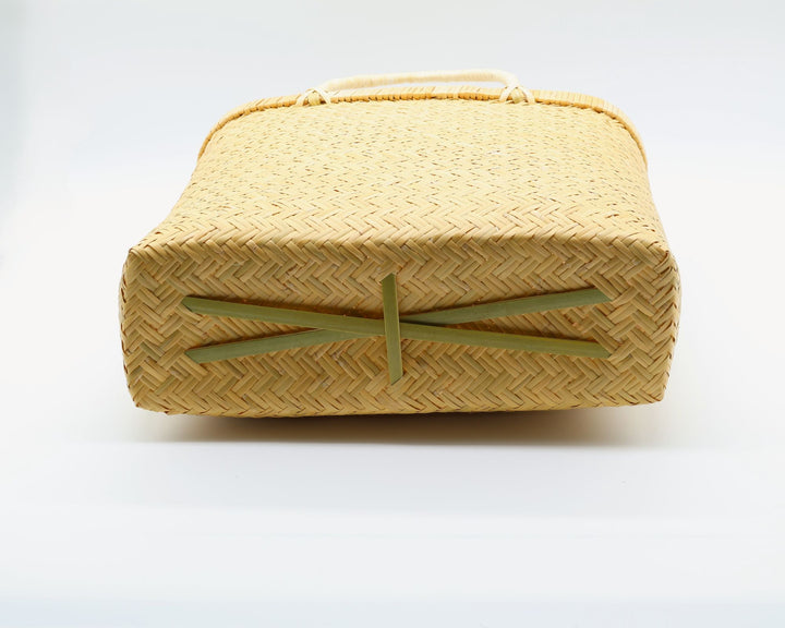 岩手県二戸郡一戸町  鳥越スズ竹かごバッグ