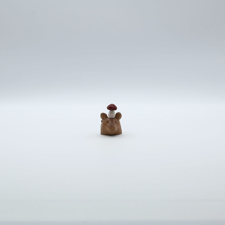 ブローチ　熊きのこ