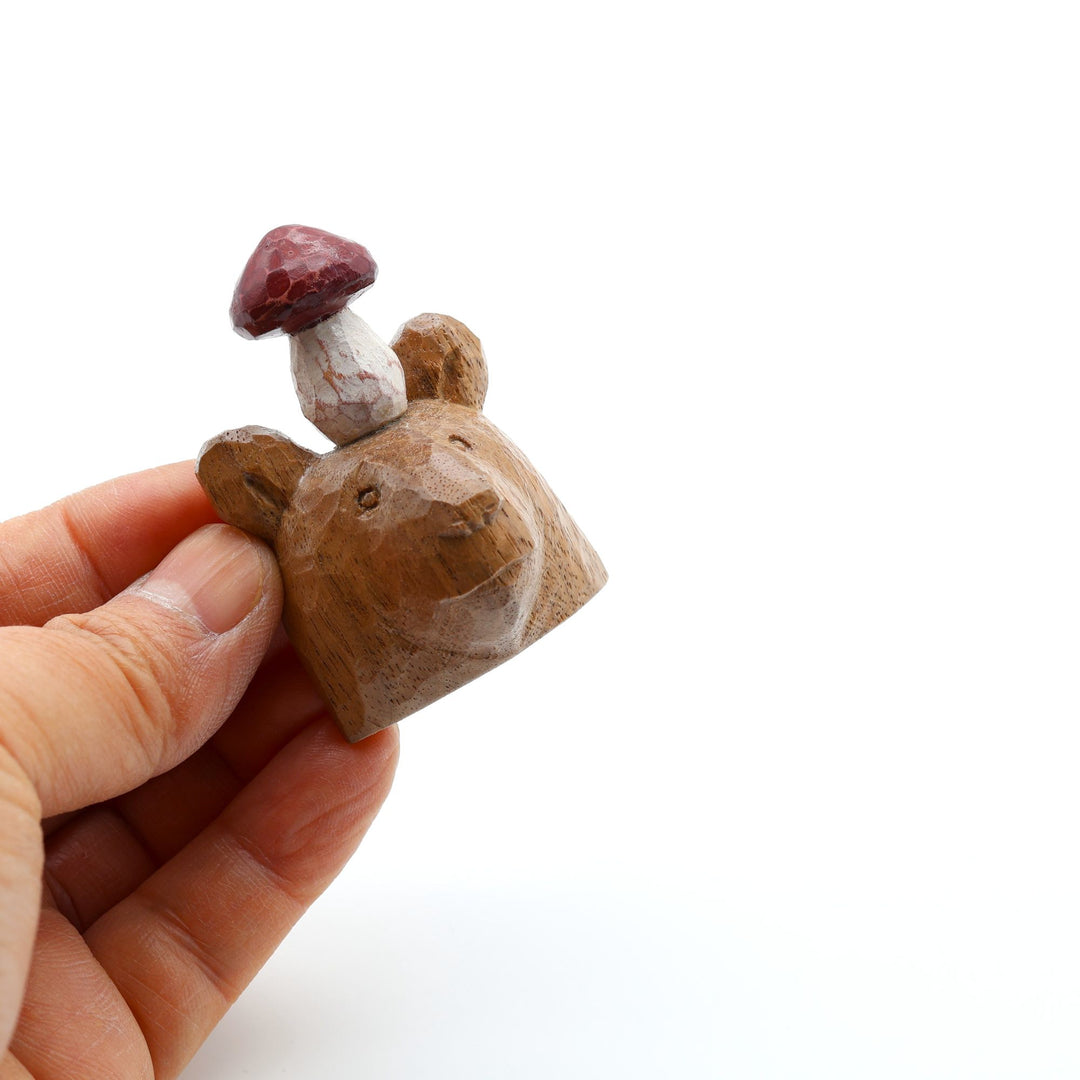 ブローチ　熊きのこ