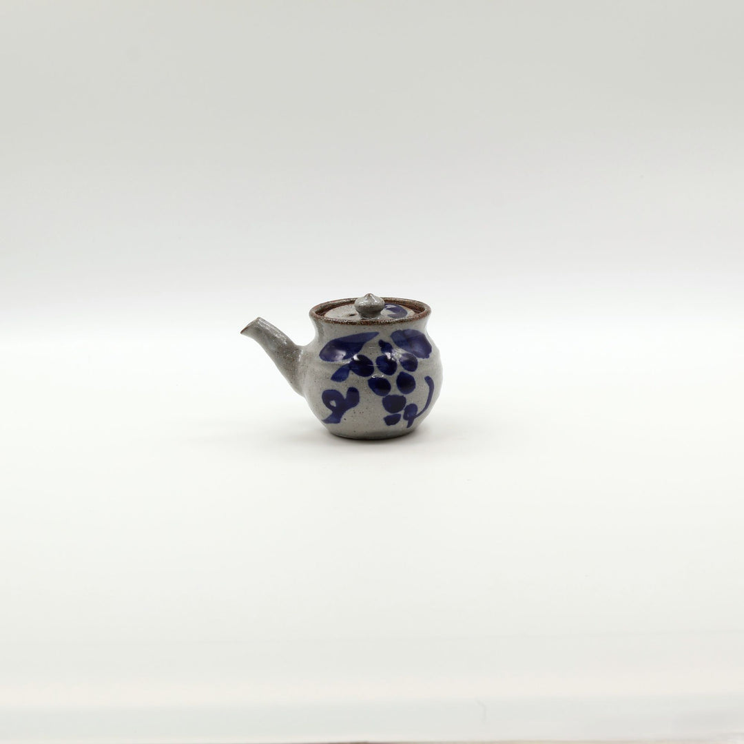 工房エクレシア　醤油さし　ぶどう柄　　おきなわのやちむん