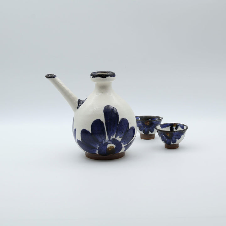 沖縄・竹富島のやちむん　アトリエ五香屋 カラカラ＆ぐい吞みセット 菊花紋