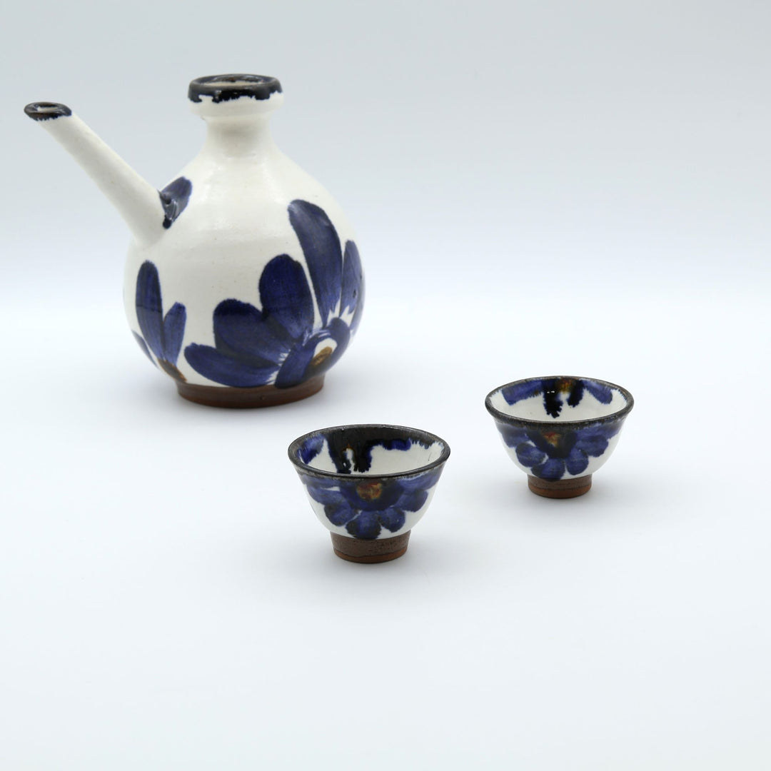 沖縄・竹富島のやちむん　アトリエ五香屋 カラカラ＆ぐい吞みセット 菊花紋