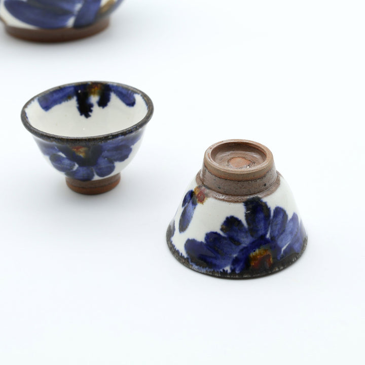 沖縄・竹富島のやちむん　アトリエ五香屋 カラカラ＆ぐい吞みセット 菊花紋