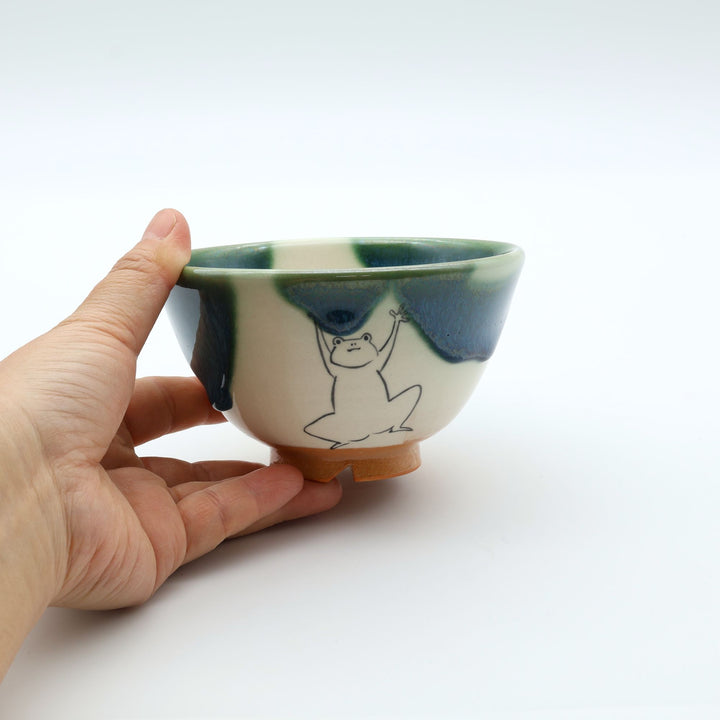 織部釉とカエルのイラストが印象的な、深めの萩焼お茶碗・小鉢（楓窯・小野沙織作）