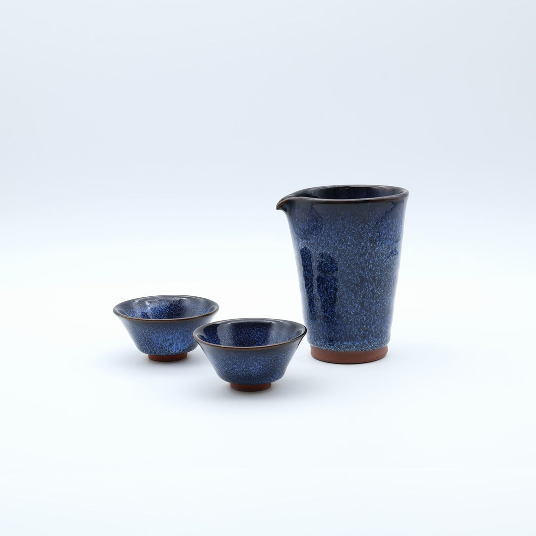 新庄東山焼のなまこ釉酒器セット（深い青色の片口1点とお猪口2点）