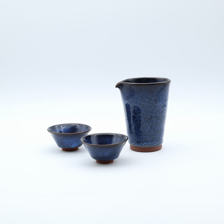 新庄東山焼のなまこ釉酒器セット（深い青色の片口1点とお猪口2点）