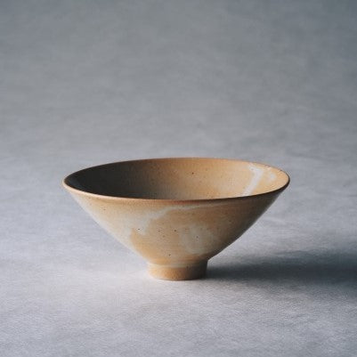 信楽焼の業務用陶器 茶碗 緋色 信楽の土の特徴を活かしつつ独自開発
